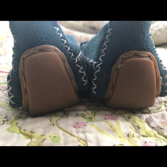 Peace suede Mocs - Picture 4 of 6